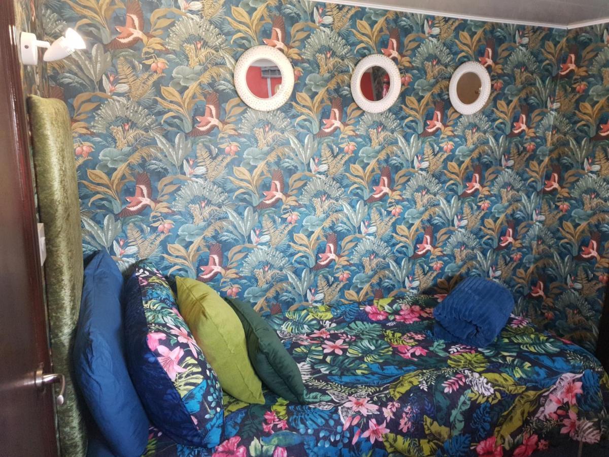 Jasmine Coral Jay Boutique Boatel Ocean Village Gibraltar Exterior foto