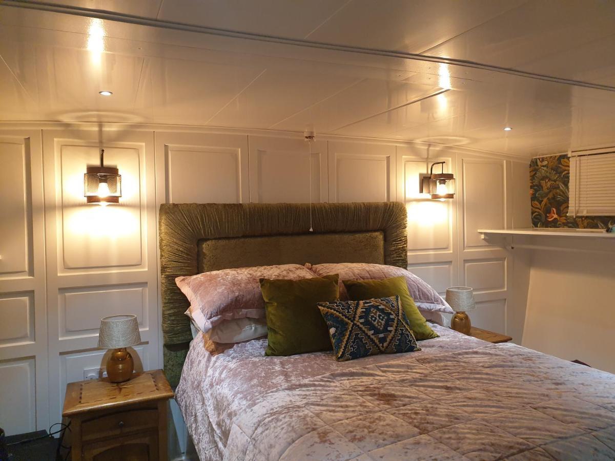 Jasmine Coral Jay Boutique Boatel Ocean Village Gibraltar Exterior foto