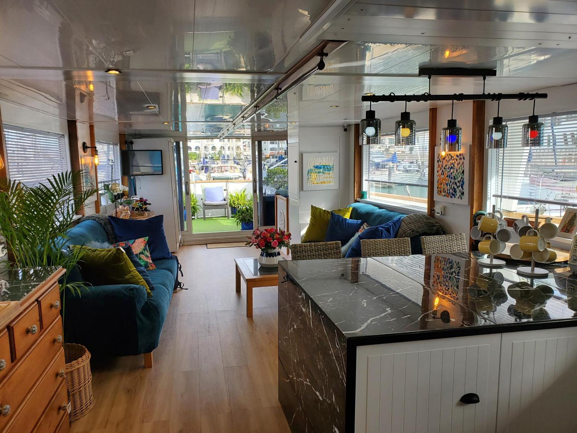 Jasmine Coral Jay Boutique Boatel Ocean Village Gibraltar Exterior foto
