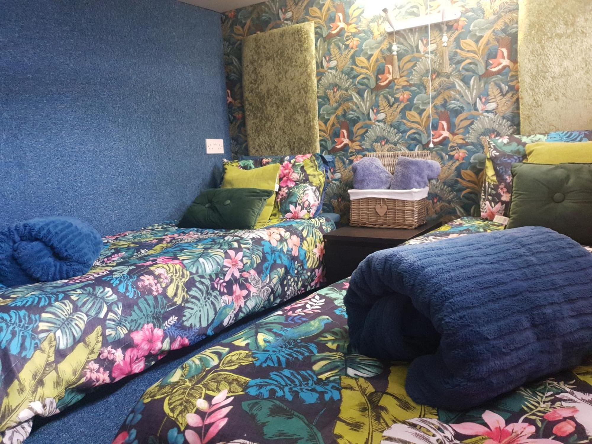 Jasmine Coral Jay Boutique Boatel Ocean Village Gibraltar Cameră foto