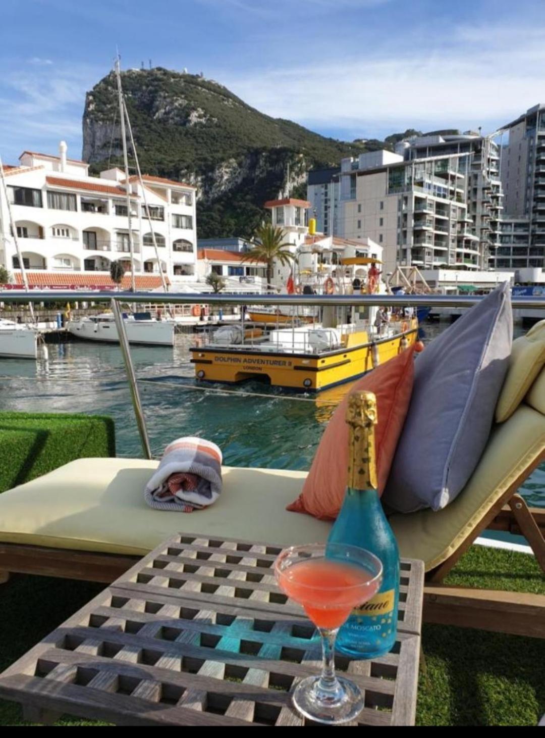 Jasmine Coral Jay Boutique Boatel Ocean Village Gibraltar Exterior foto